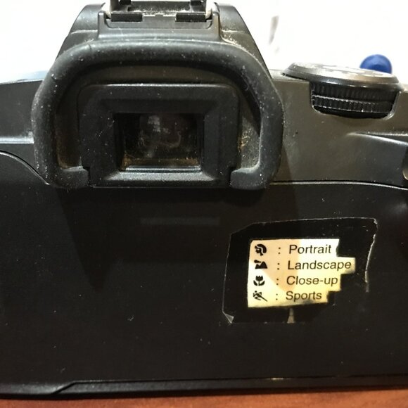 Canon EOS 5000 35mm SLR film camera - Picture 4 of 5